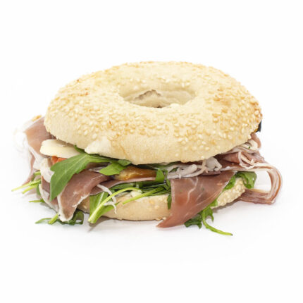 Bagel-Hälfte: Prosciutto di Parma mit Antipasti