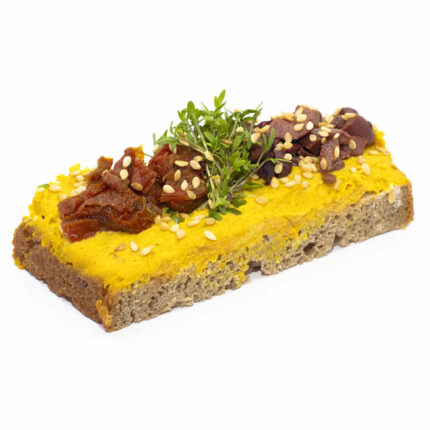 Bauernbrotstreifen: pikanter Curry-Humus mit Tahin