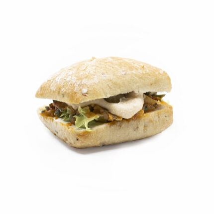 Getrüffeltes Bohnenmousse auf Auberginentartare