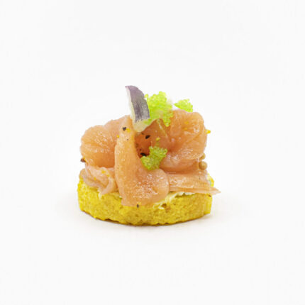 Safran-Parmesan-Polenta-Canapé: Orangen-Vodka-Lachs mit Wasabi